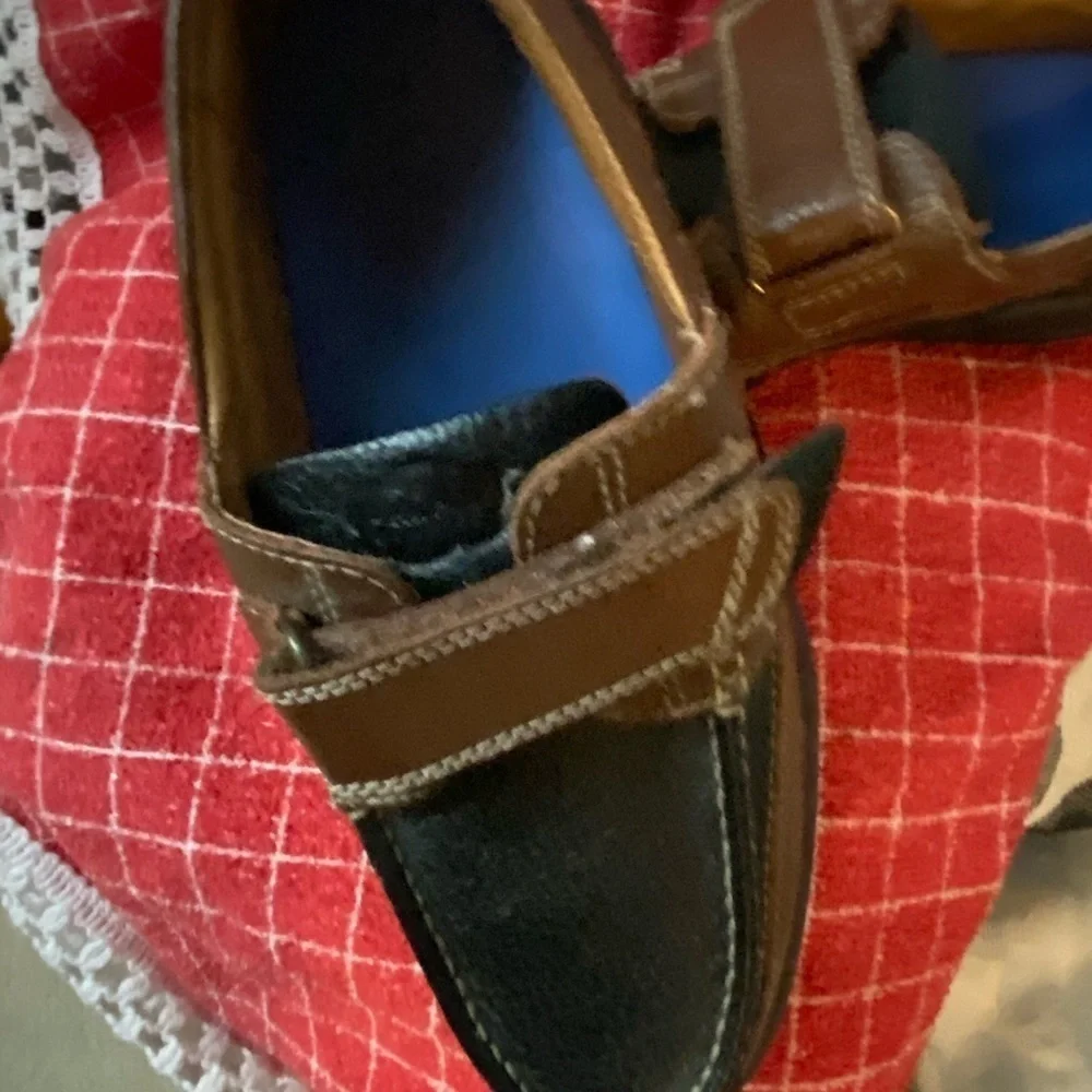 👞 NWOT Bass Velcro Leather Shoes Size 8W 👞